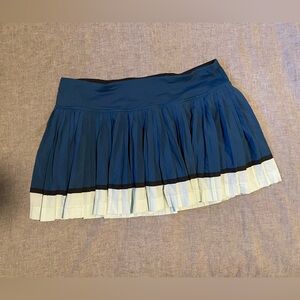 lululemon pleat to street skirt